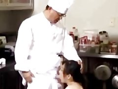 Bwyty tsieineaidd goginio fucks hot milf gweinyddes